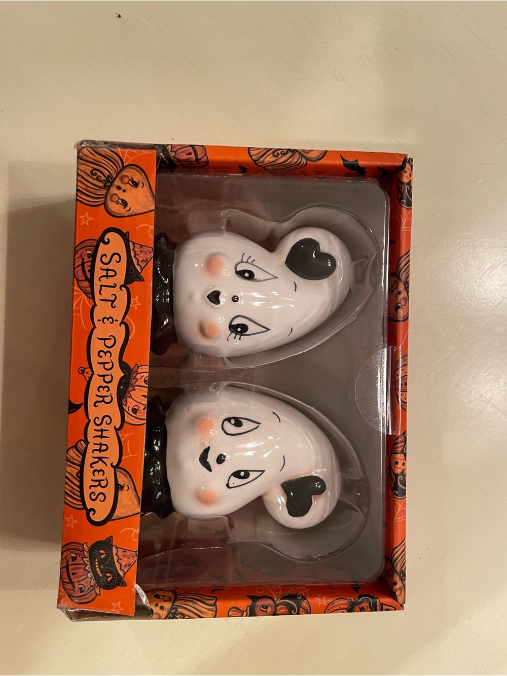 Heart Ghost Salt and Pepper Shaker Set - White and Black